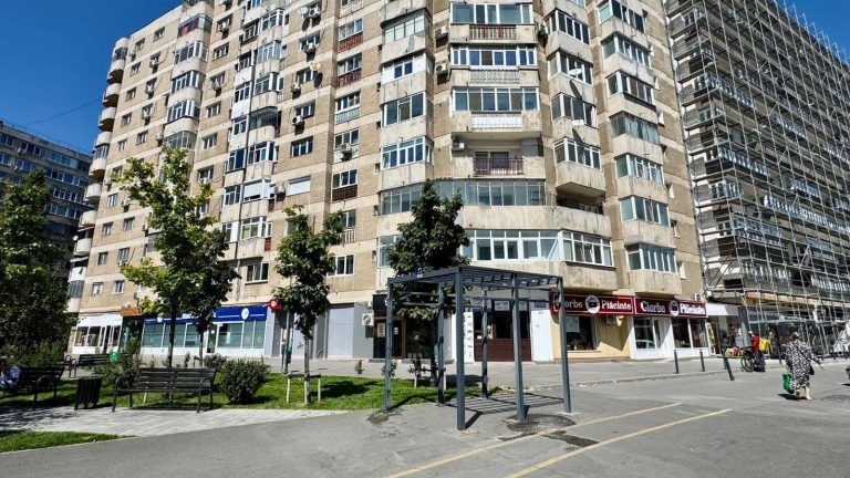 De inchiriat: 66 mp spatiu comercial in Giulesti